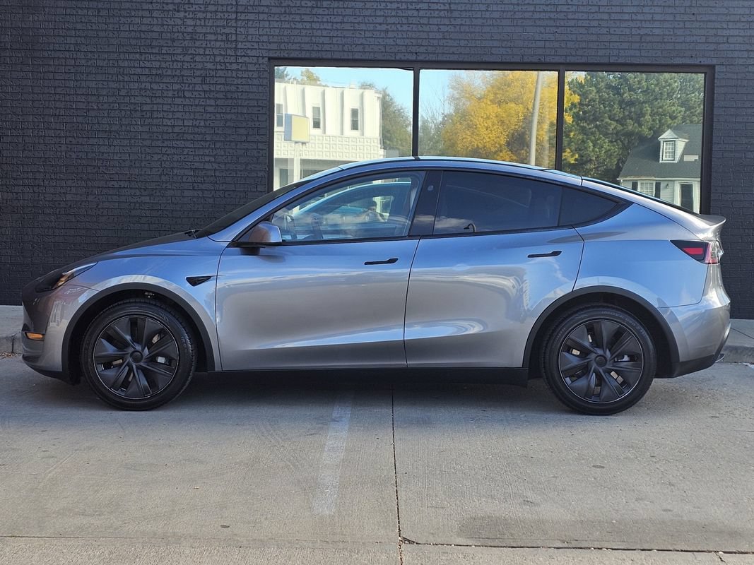 Used 2025 Tesla Model Y Long Range AWD/4WD image 14