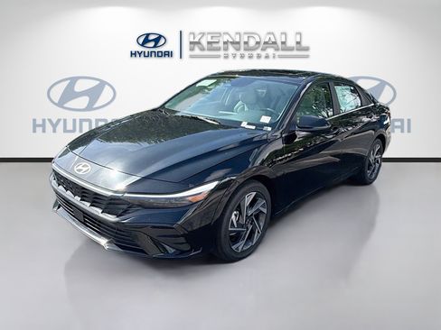 New 2026 Hyundai Elantra Limited FWD image 3