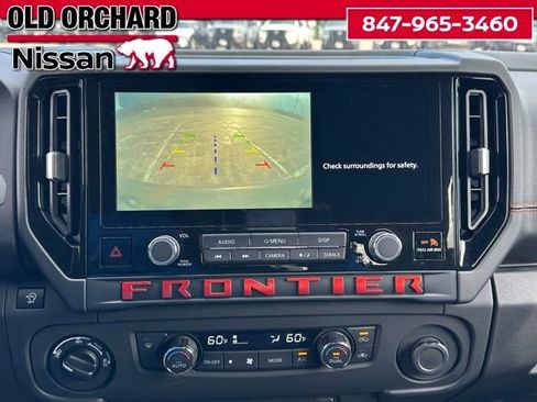 Used 2025 Nissan Frontier PRO-4X image 17