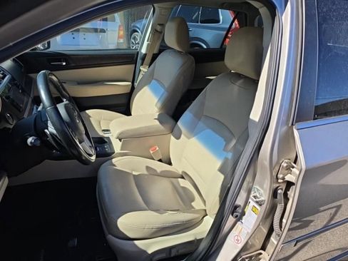 Used 2016 Subaru Outback 2.5i Limited AWD/4WD image 9