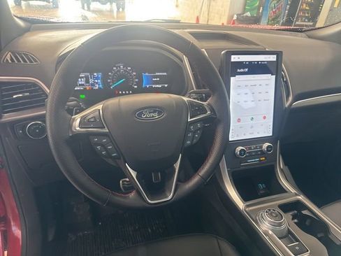 Used 2024 Ford Edge ST-Line w/ Class II Trailer Tow Package image 25