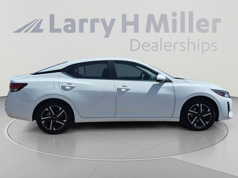 Used 2024 Nissan Sentra SV FWD image 6