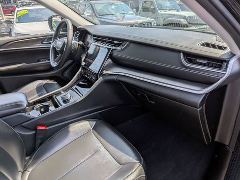 Certified 2023 Jeep Grand Cherokee Limited w/ Black Appearance Package AWD/4WD image 28