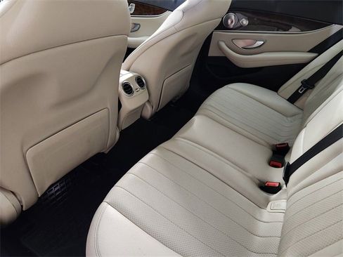 Used 2017 Mercedes-Benz E 400 4MATIC Wagon image 28