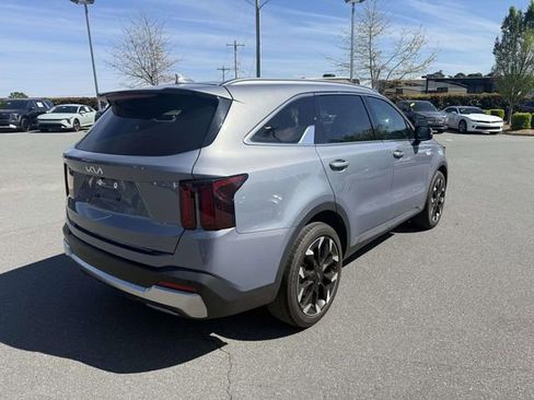 Used 2025 Kia Sorento EX image 6