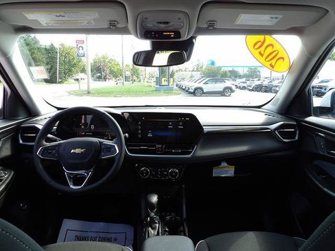 Certified 2026 Chevrolet TrailBlazer LT w/ Convenience Package FWD image 42