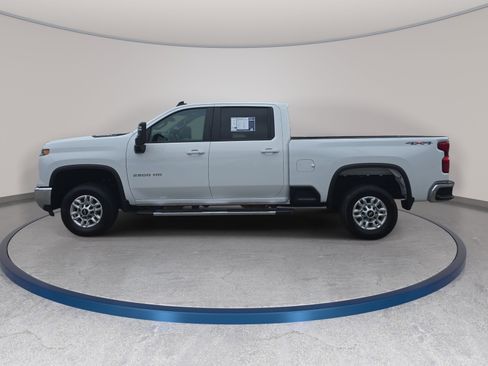 Used 2025 Chevrolet Silverado 2500 LT w/ Convenience Package AWD/4WD image 8