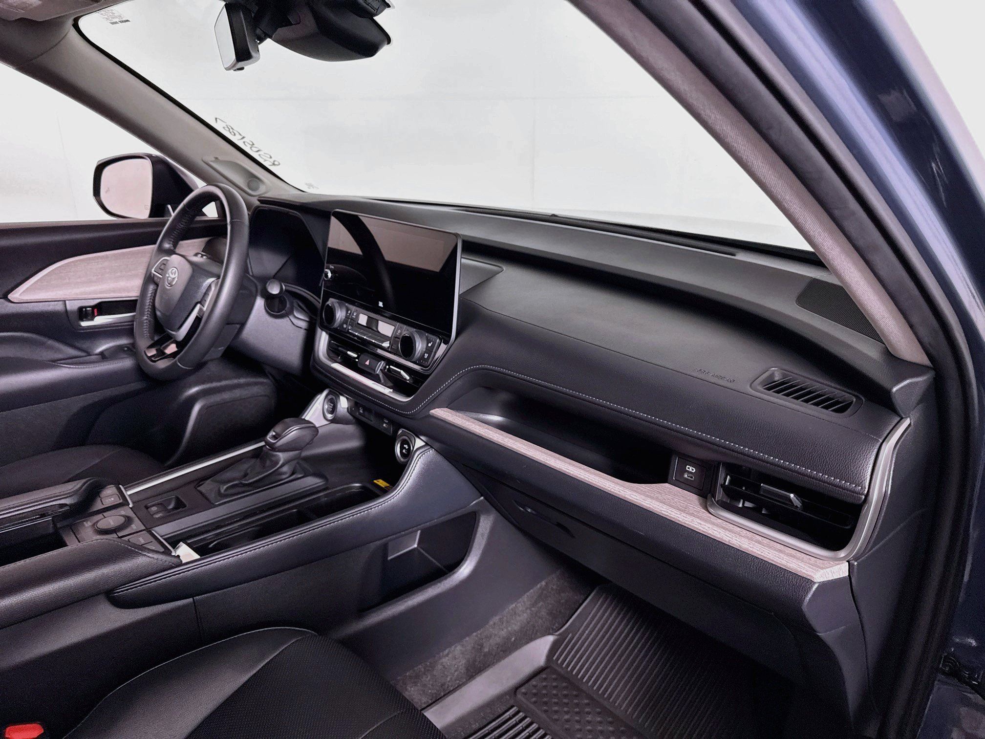 Used 2024 Toyota Grand Highlander AWD image 29