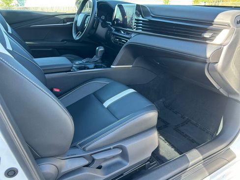 Used 2025 Toyota Camry SE image 26