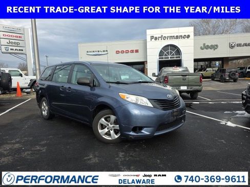 Used 2013 Toyota Sienna L image 1