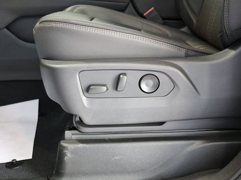 New 2025 Chevrolet Suburban High Country image 13