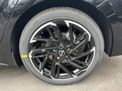 New 2026 Nissan Sentra SR w/ SR Premium Package FWD image 10