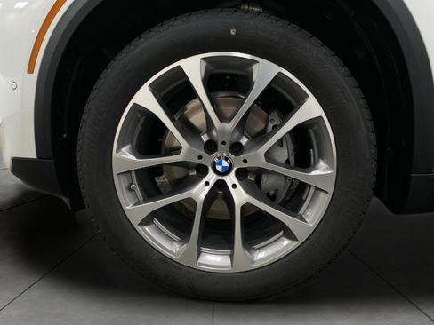 New 2026 BMW X5 xDrive40i w/ Premium Package AWD/4WD image 14