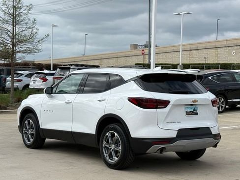 Used 2025 Chevrolet Blazer LT AWD/4WD image 4