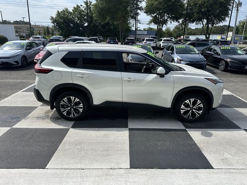 Used 2023 Nissan Rogue SV FWD image 6