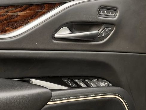 Used 2022 Cadillac Escalade ESV Premium Luxury Platinum image 23