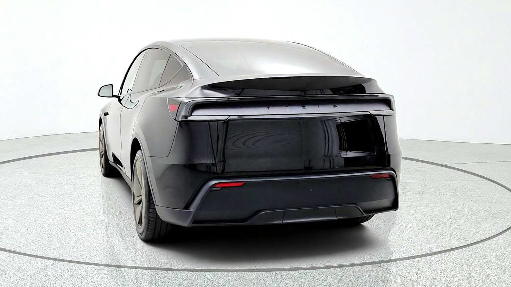 Used 2026 Tesla Model Y 2WD image 6