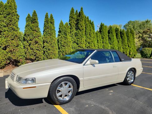 Used 2002 Cadillac Eldorado Touring w/ Preffered Equipment Group image 1