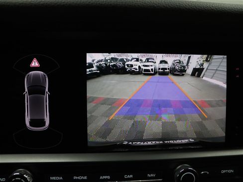 Used 2020 Porsche Macan S image 26