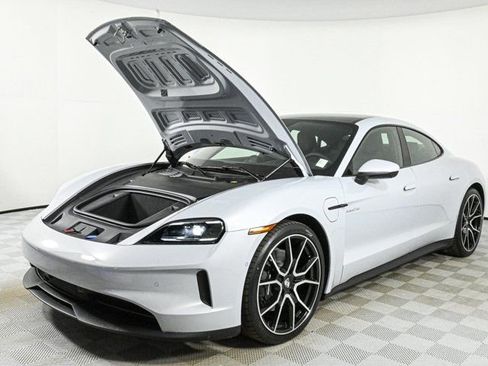 New 2025 Porsche Taycan image 33