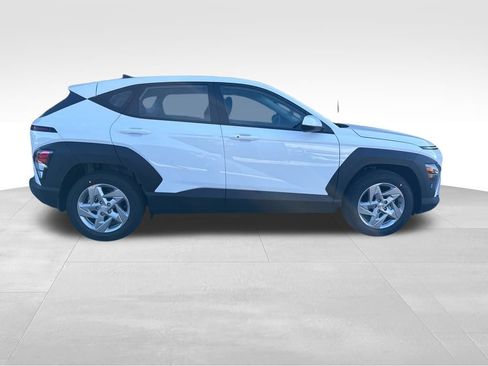 New 2026 Hyundai Kona SE image 8