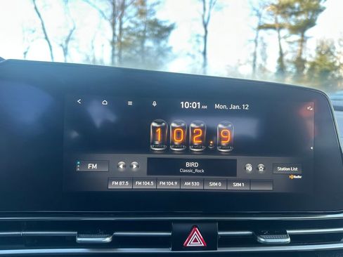 Used 2023 Hyundai Elantra SEL w/ Convenience Package image 15