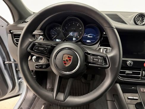Certified 2026 Porsche Macan image 16