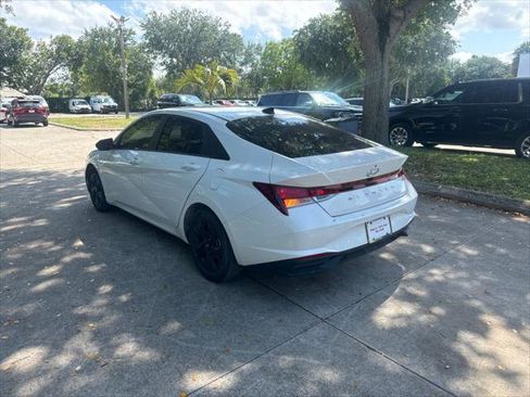 Used 2023 Hyundai Elantra SEL FWD image 8