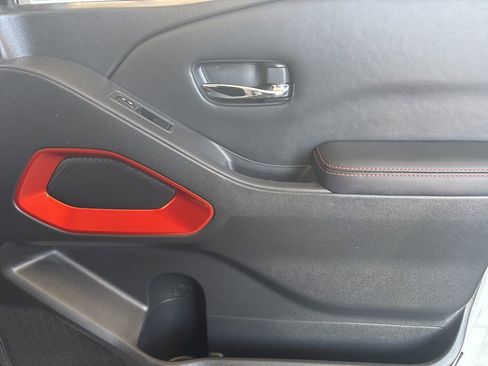 Used 2022 Nissan Frontier Pro-X RWD image 17