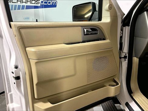 Used 2015 Ford Expedition EL Limited w/ Equipment Group 301A RWD image 18