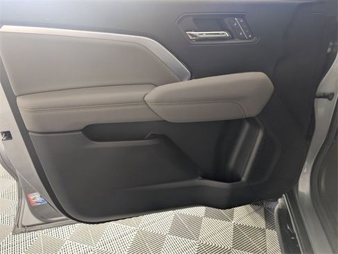 Certified 2024 Chevrolet Colorado ZR2 w/ ZR2 Convenience Package III image 10