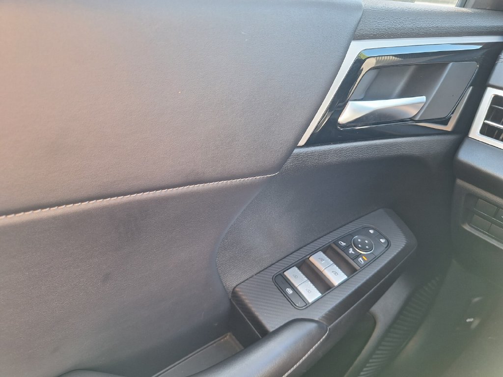Used 2024 Mitsubishi Outlander FWD image 20