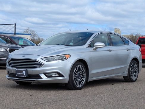 Used 2017 Ford Fusion SE w/ Fusion SE Technology Package AWD/4WD image 8