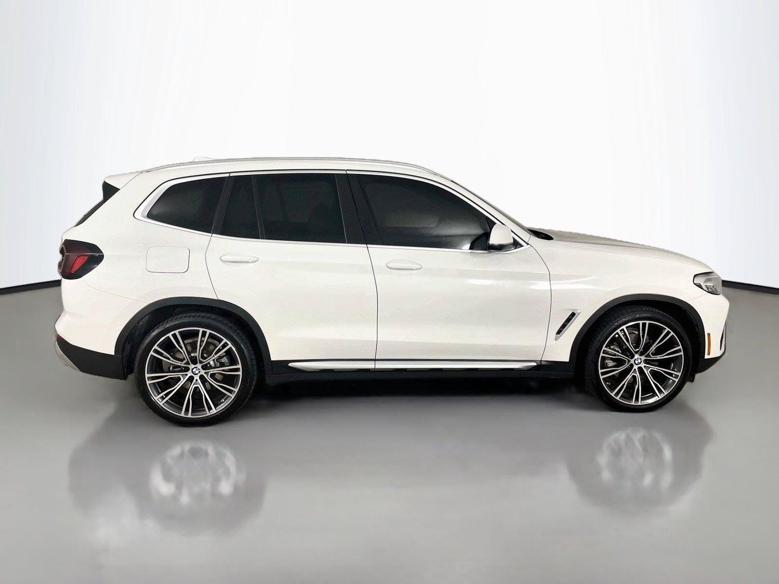 Used 2023 BMW X3 sDrive30i w/ Premium Package RWD image 18