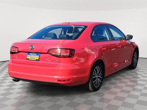 Used 2018 Volkswagen Jetta Wolfsburg Edition image 5