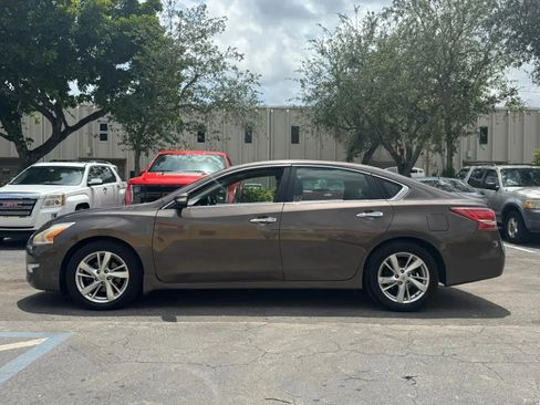 Used 2013 Nissan Altima 2.5 SL w/ Technology Pkg FWD image 8