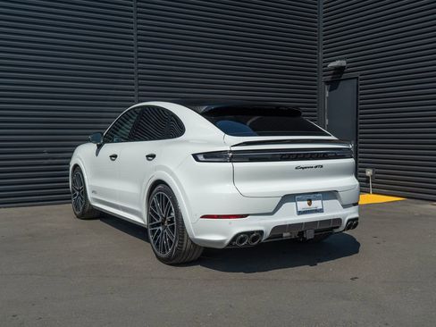 New 2026 Porsche Cayenne GTS AWD/4WD image 3