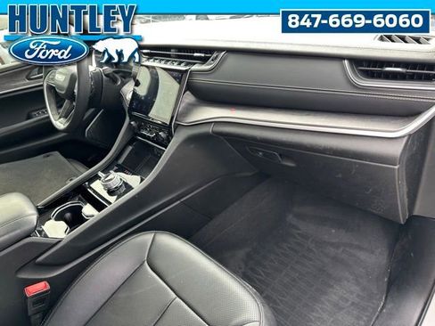 Used 2023 Jeep Grand Cherokee L Limited w/ Luxury Tech Group II AWD/4WD image 13