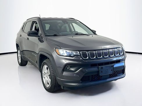 Used 2022 Jeep Compass Latitude w/ Convenience Group image 3