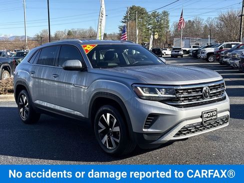 Used 2022 Volkswagen Atlas Cross Sport SE image 2