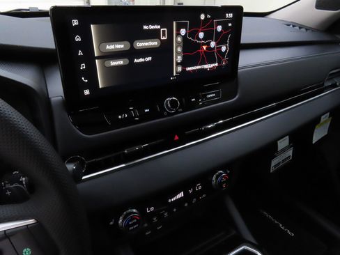 Used 2025 Mitsubishi Outlander SE FWD image 17