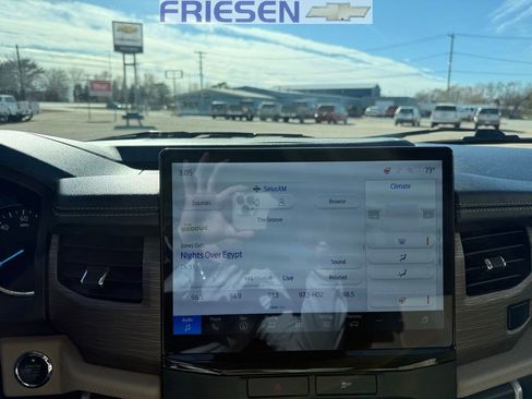 Used 2022 Ford Expedition Max Limited image 14