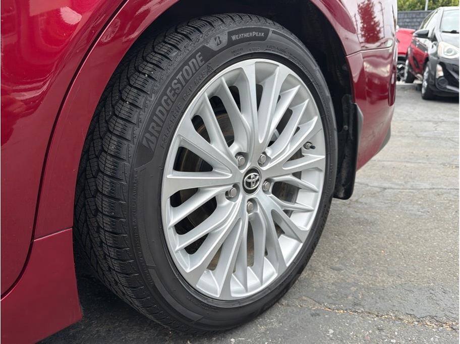 Used 2018 Toyota Camry XLE FWD image 36