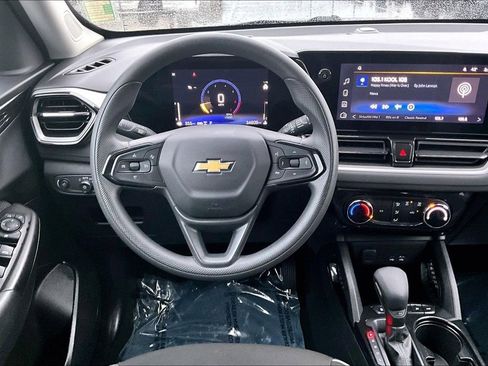 Used 2025 Chevrolet TrailBlazer LT image 5