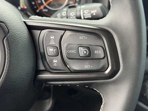 Used 2025 Jeep Wrangler Unlimited Rubicon AWD/4WD image 22
