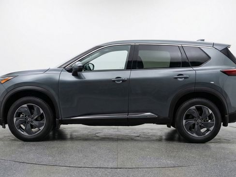 Used 2025 Nissan Rogue SV AWD/4WD image 5