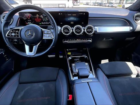 Used 2023 Mercedes-Benz EQB 300 4MATIC image 15