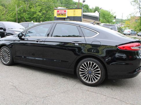 Used 2017 Ford Fusion SE w/ Fusion SE Technology Package FWD image 11