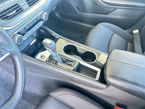 Used 2024 Nissan Altima 2.5 SV image 41