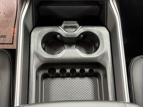 New 2026 RAM 1500 4x4 Crew Cab image 14